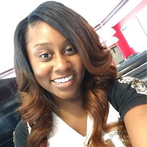 Meet your Posher, Elexia